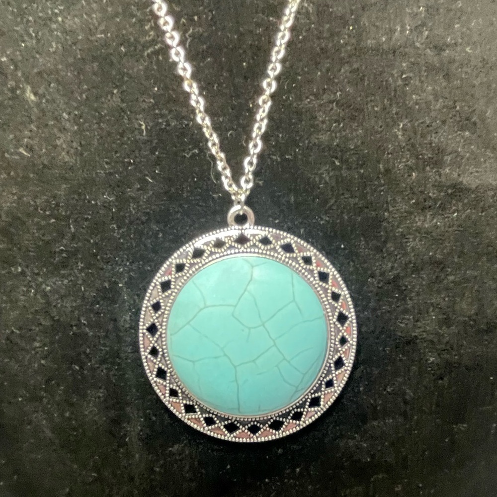 Very long silver tone chain with faux turquoise round pendant and earrings - Picture 2 of 6